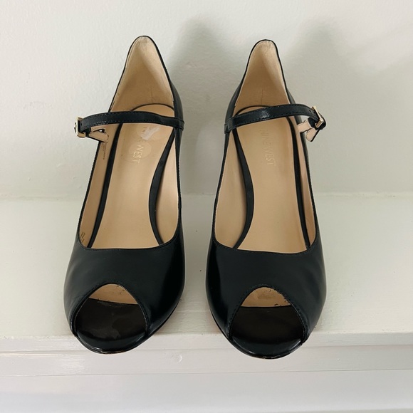 Nine West black heels with ankle strap. - Picture 3 of 6